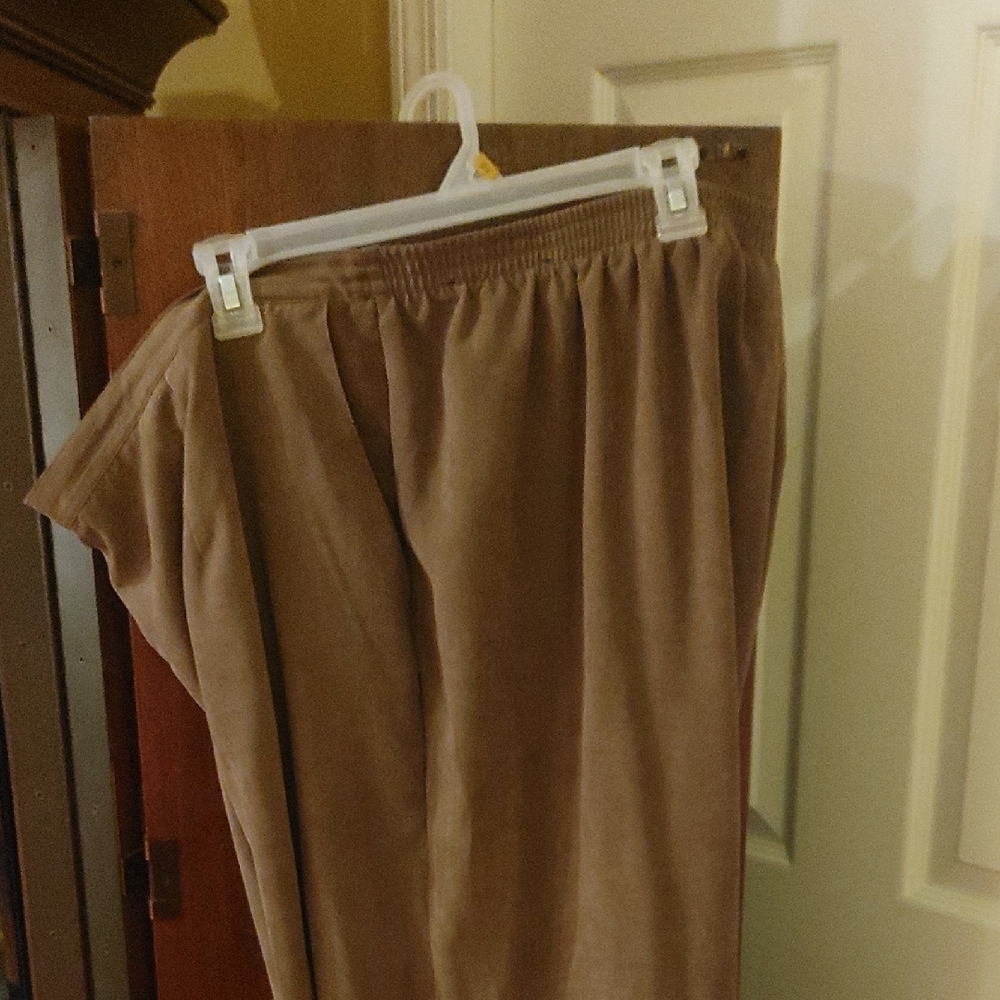 Women's Tan Pants